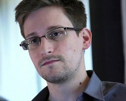 Дуров зовет Сноудена поработать в &quot;ВКонтакте&quot;