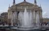 Ко дню десантника во Львове отключили фонтан возле оперного театра