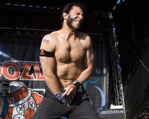 Бас-гитаристу "Bloodhound Gang" запретили ездить в Украину в течение 5 лет