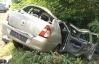 На Одещині автомобіль "Рено" з'їхав у кювет, перекинувся і врізався в дерево