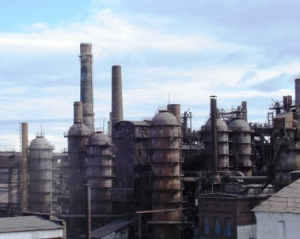 Четверо работников отравились угарным газом на заводе Ахметова и Новинского
