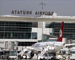 У стамбульському аеропорту ім. Ататюрка шукають бомбу