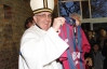 Папу Франциска назвали самым влиятельным пользователем "Твиттера" среди церковников