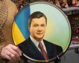 Маріупольскі вчителі не будуть купувати портрети Януковича 