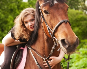 Навчитись їздити верхи на коні можна за 12 тисяч