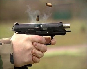 У Луганську чоловік обстріляв галасливу молодь