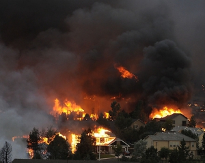 У США лютує пожежа, яка нищить шикарні маєтки