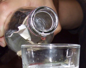 Психически больная мать довела 9-летнего ребенка до реанимации - напоила его водкой