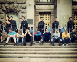В "Свободе" опасаются, что в следующий раз "титушки" заблокируют ВР