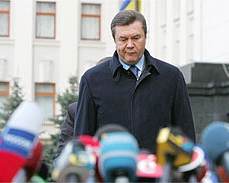 Вітання Януковича на конгресі українців у Львові зустріли вигуками &quot;Ганьба&quot;