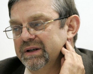 "Громовідвід" Азаров не виконує свої функції — політолог