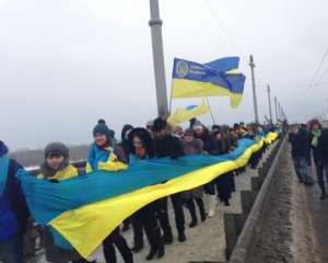 В дни Государственного флага Украины &quot;УДАР&quot; будет раздавать национальную символику
