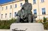 Яценюк и Турчинов возложили цветы к памятнику Грушевскому