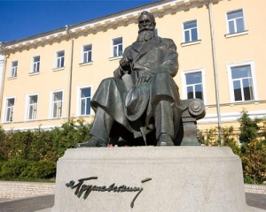 Яценюк и Турчинов возложили цветы к памятнику Грушевскому