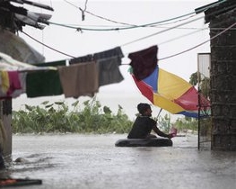 У Китаї від тайфуну постраждали майже півмільйона людей