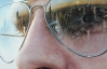 Британець робить мініатюрні малюнки на лінзах окулярів, які реальніші за фотографії 