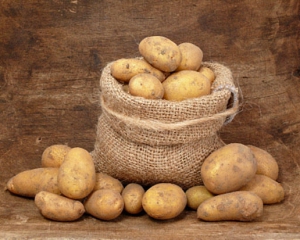 Днепропетровских школьников накормят &quot;золотой&quot; картошкой по 5,6 гривны за кило