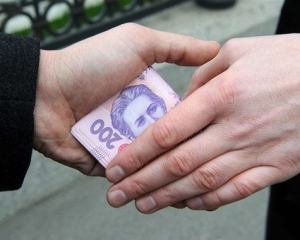В этом году почти каждый пятый украинец давал взятки - опрос