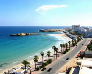 Українців у Тунісі просять не виходити з готелів