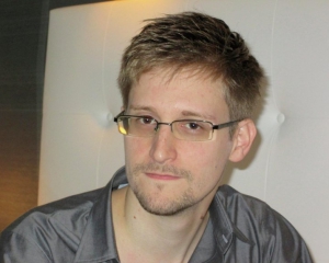 Сноуден: США взламывали компьютеры французских дипломатов