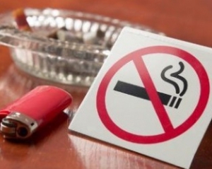 Раде предлагают еще больше ограничить права курильщиков