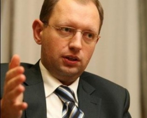 Яценюк запропонував провести вибори у п&#039;яти округах 8 або 15 грудня