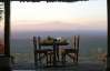 Інтер'єр ручної роботи і сафарі за вікном - дивовижний готель в Кенії