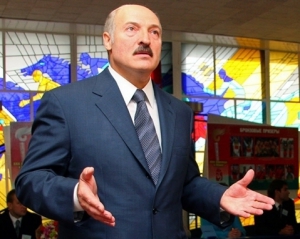 Лукашенко ввів виїзне мито, щоб білоруси &quot;не везли барахло з Євросоюзу&quot;