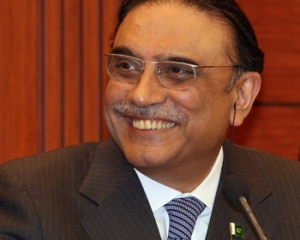 Вперше в історії Пакистану президент добровільно залишив посаду