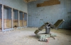 Занедбані школи та покинуті храми - дивовижні фотографії Оскара Бейнса