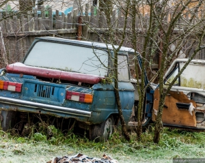 Зі столичних дворів зникнуть кинуті автомобілі