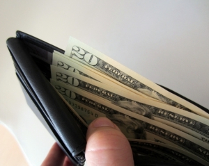 За перше півріччя в Україну переказали $2,2 мільярда