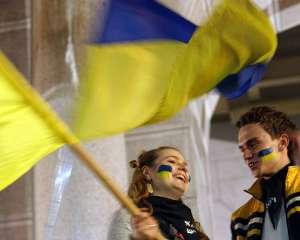 На сході України більше тих, хто вважає Україну аутсайдером - дослідження