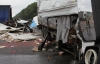 Масштабное ДТП на трассе Киев-Чоп: грузовики засыпали дорогу тортами