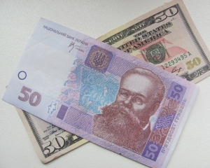 НБУ "ударил" по расчетам в долларах: средства будут зачисляться в гривнах