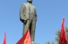 Коммунисты требуют наказать "свободовцев", которые разрушили памятник Ленину