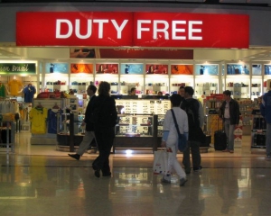 Украинцы смогут покупать в duty free только с паспортом и билетом - проект