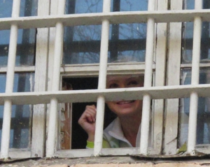Тюремники кажуть, що готові етапувати Тимошенко до суду
