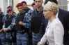 До лікарні Тимошенко, де зібралися депутати, підігнали автозак і міліцію 