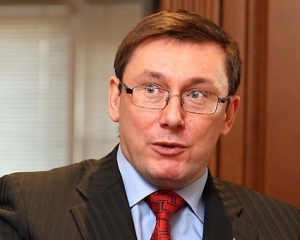 Луценко "не сомневается", что Тимошенко освободят