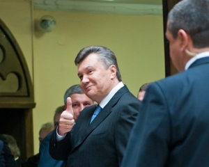 Янукович підписав закон про перевибори в проблемних округах