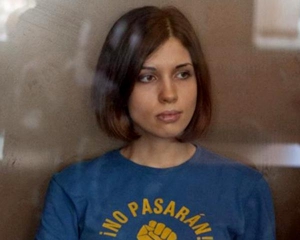 Голодуюча учасниця Pussy Riot заявила, що в неї силоміць відібрали усю питну воду