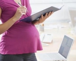 Треть украинок получали отказ в работе из-за беременности или ребенка