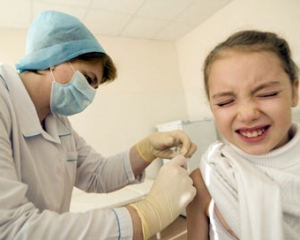 Родители готовы платить врачам, чтобы не делать ребенку прививки