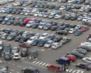 Ночные столичные парковки провинились на 17 миллионов гривен