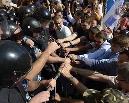 Мітингувальники перекрили Хрещатик біля Київради