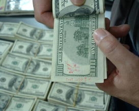 В Минфине США заявляют о возможном падении доллара и финансовом кризисе