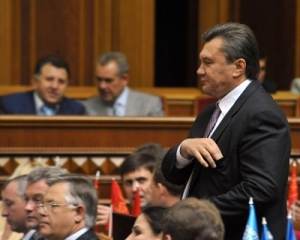 В начале 2015 Янукович разгонит депутатов - политолог