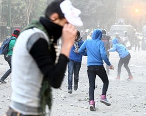 В Египте новые столкновения: &quot;Братьев-мусульман&quot; беспощадно травят газом