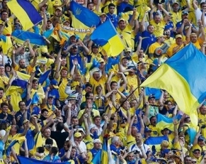 Янукович доручив Генпрокуратурі зайнятися уболівальниками матчу Україна - Сан-Марино